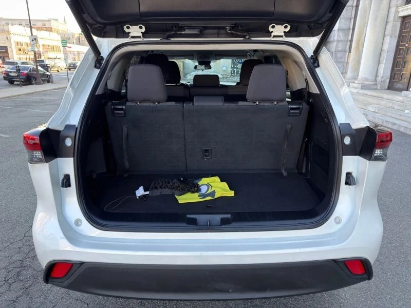 2020 Toyota Highlander - Image 7 of 12
