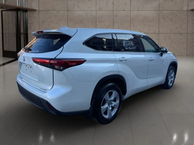 2020 Toyota Highlander - Image 5 of 12