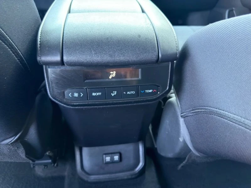 2020 Toyota Highlander - Image 11 of 12