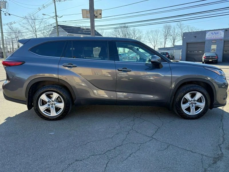 2020 Toyota Highlander - Image 4 of 12