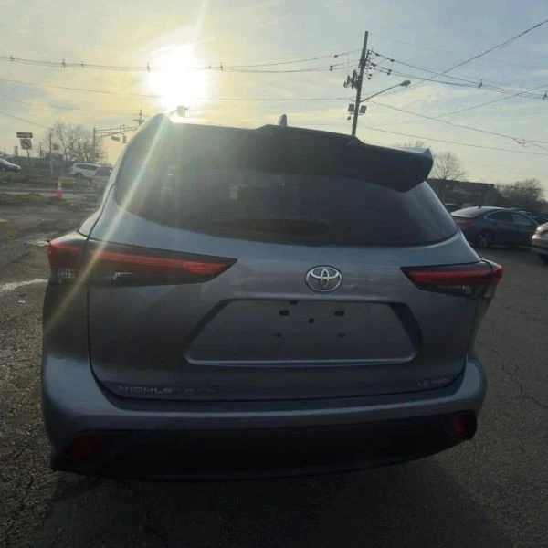 2020 Toyota Highlander - Image 5 of 12