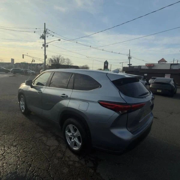2020 Toyota Highlander - Image 6 of 12