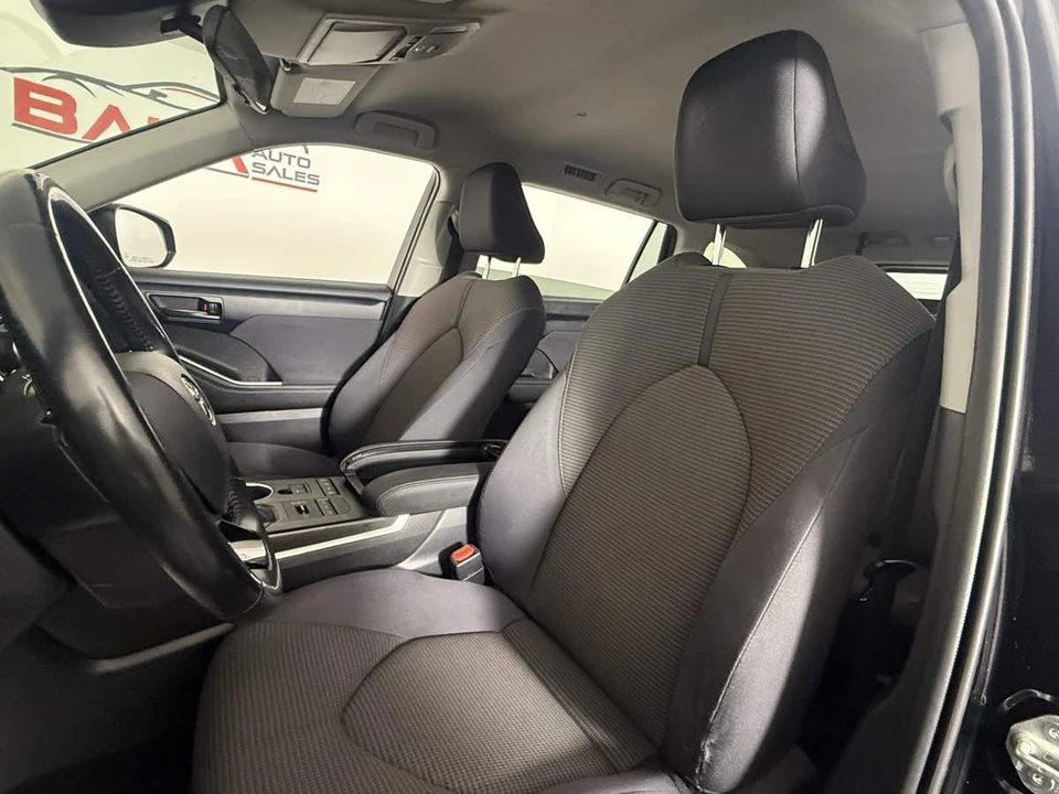 2020 Toyota Highlander - Image 22 of 31