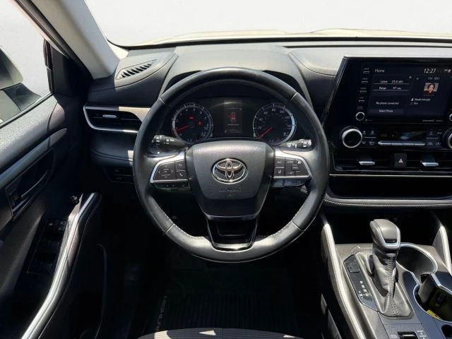 2020 Toyota Highlander - Image 17 of 21