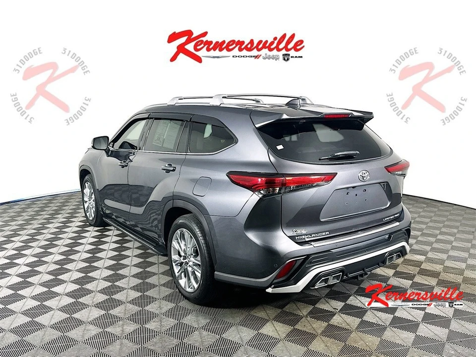 2020 Toyota Highlander - Image 5 of 12