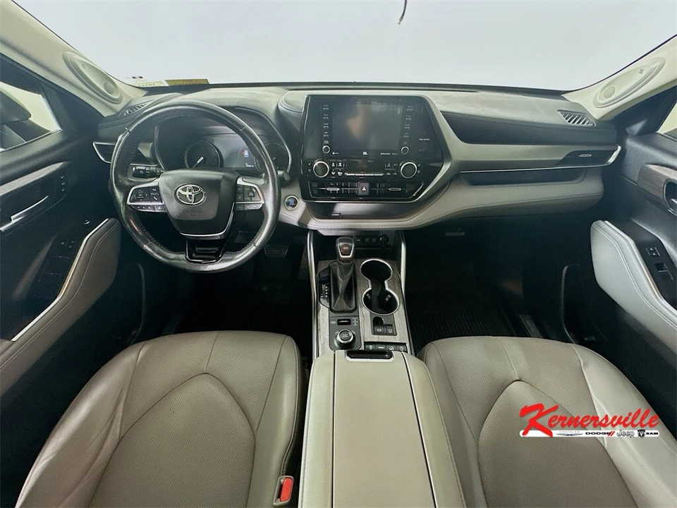 2020 Toyota Highlander - Image 10 of 12