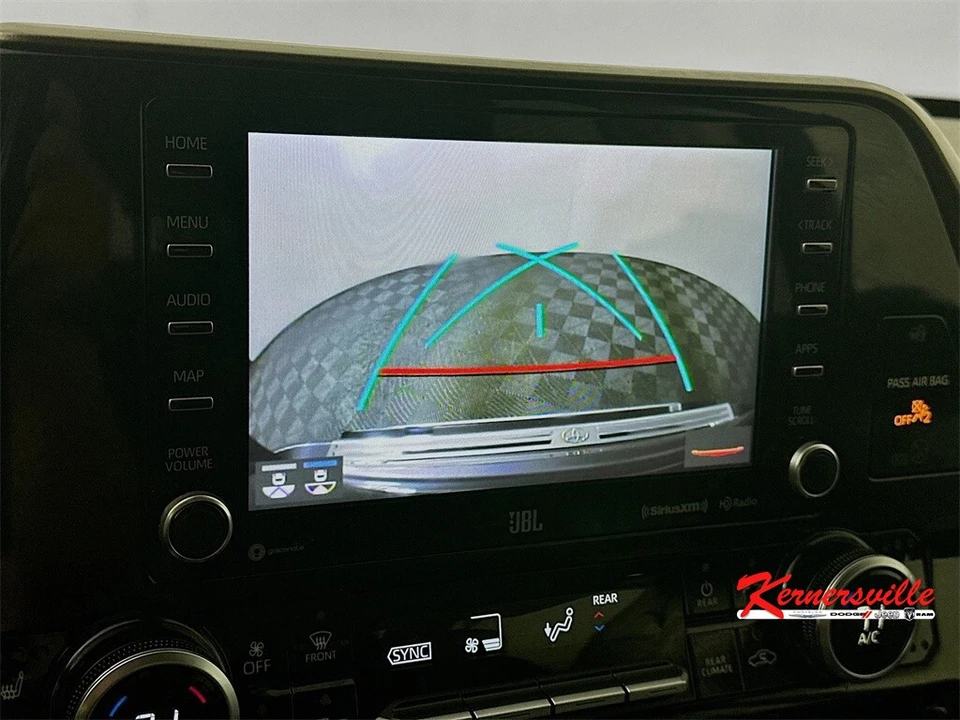 2020 Toyota Highlander - Image 20 of 21