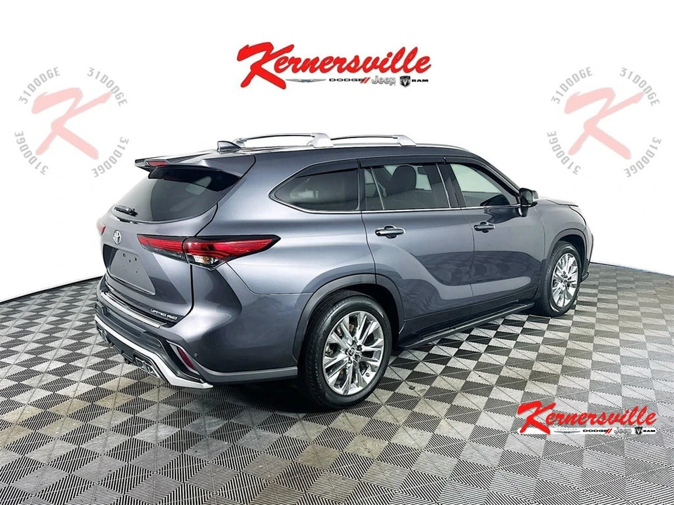 2020 Toyota Highlander - Image 7 of 21