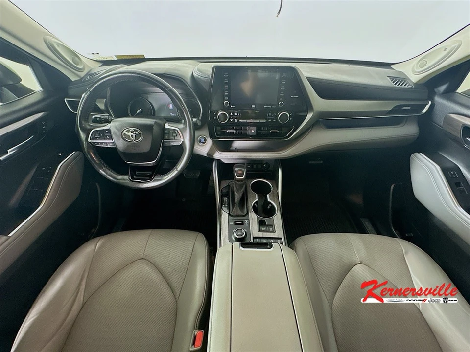 2020 Toyota Highlander - Image 10 of 21