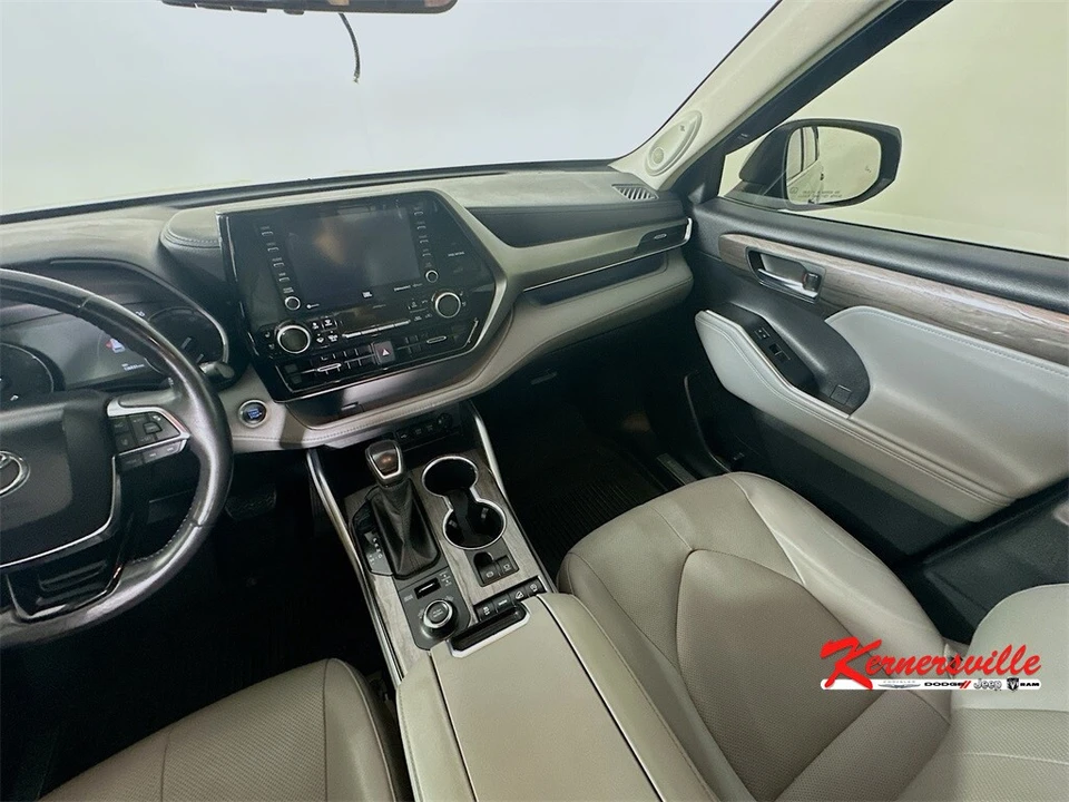 2020 Toyota Highlander - Image 11 of 12