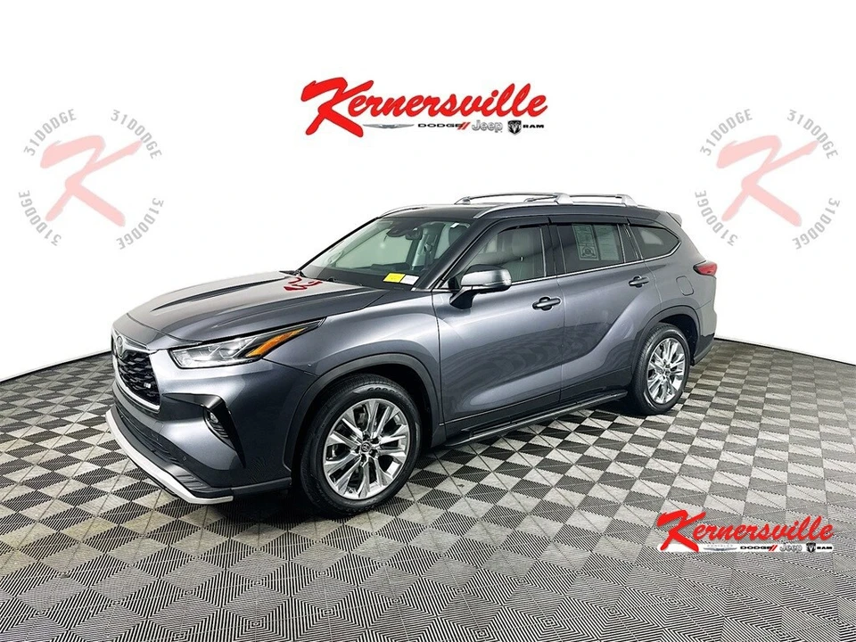 2020 Toyota Highlander - Image 3 of 12