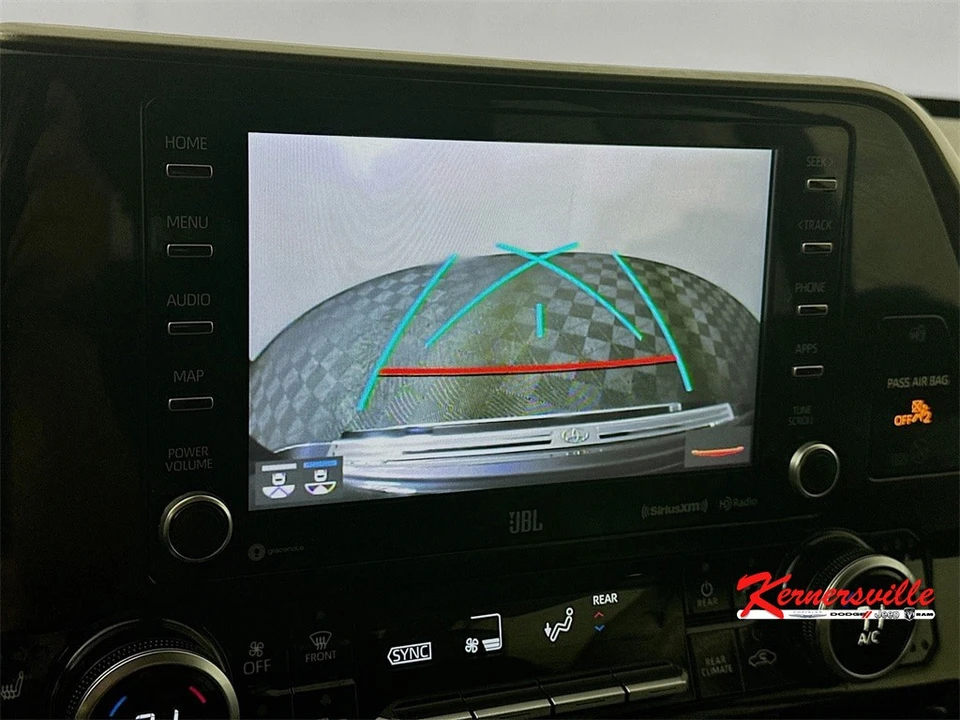 2020 Toyota Highlander - Image 20 of 21