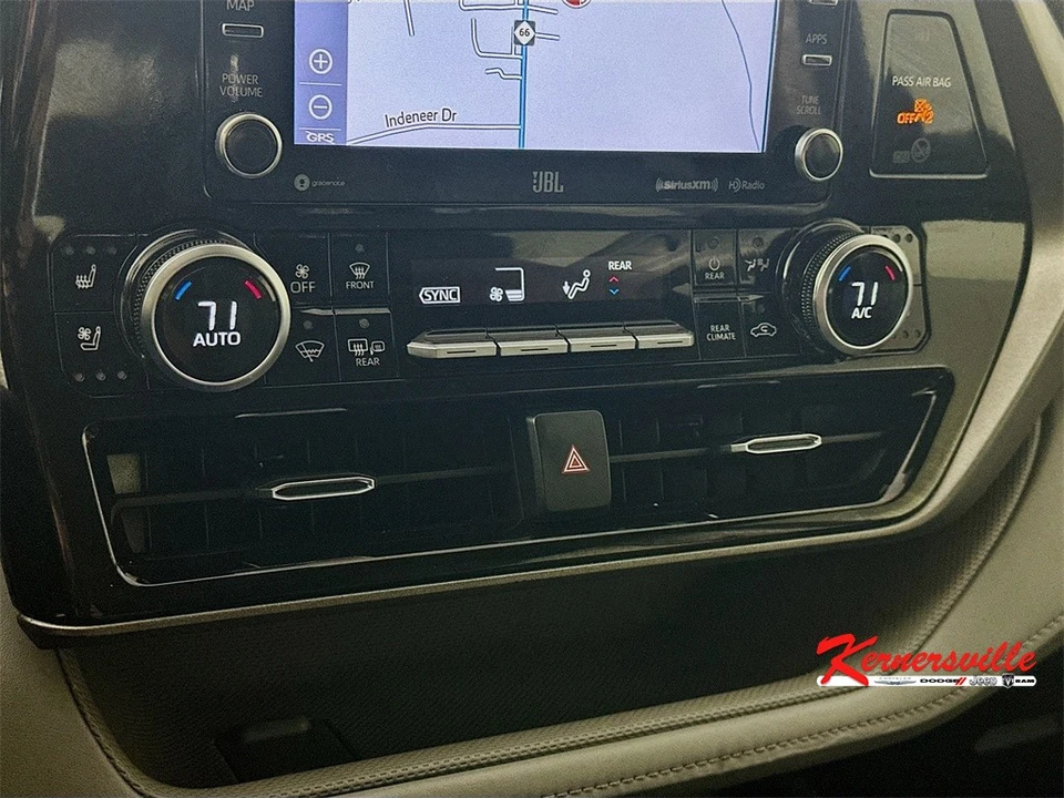 2020 Toyota Highlander - Image 18 of 21
