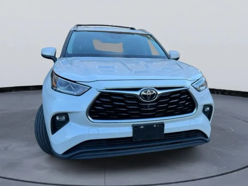 2020 Toyota Highlander - Image 4 of 12