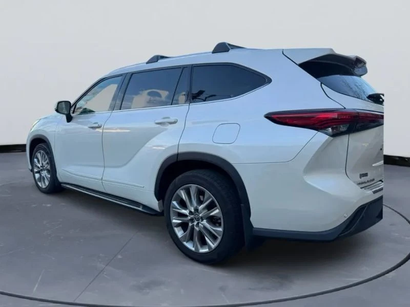 2020 Toyota Highlander - Image 7 of 12