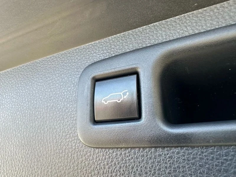 2020 Toyota Highlander - Image 6 of 12