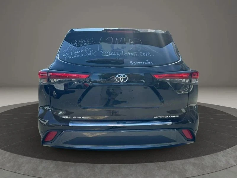 2020 Toyota Highlander - Image 9 of 12