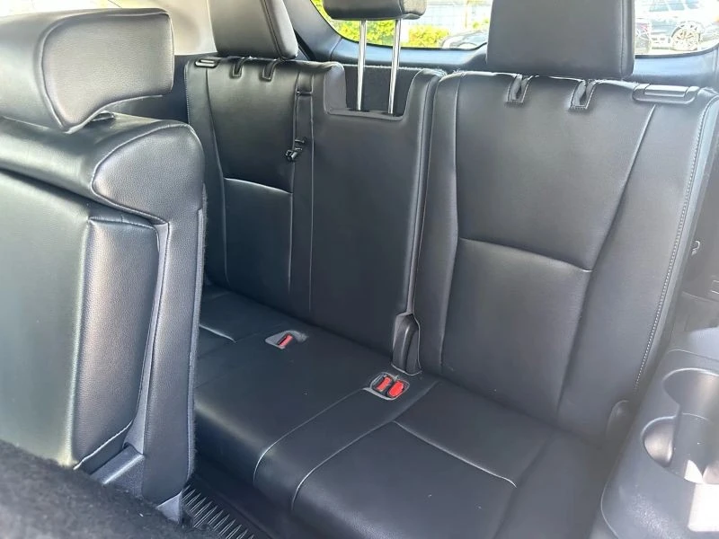 2020 Toyota Highlander - Image 11 of 12