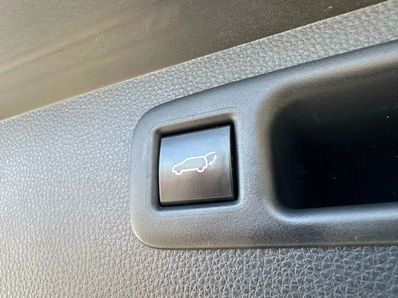 2020 Toyota Highlander - Image 6 of 12