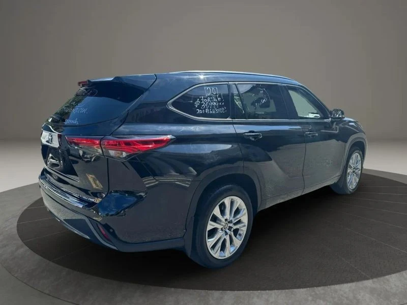 2020 Toyota Highlander - Image 5 of 12