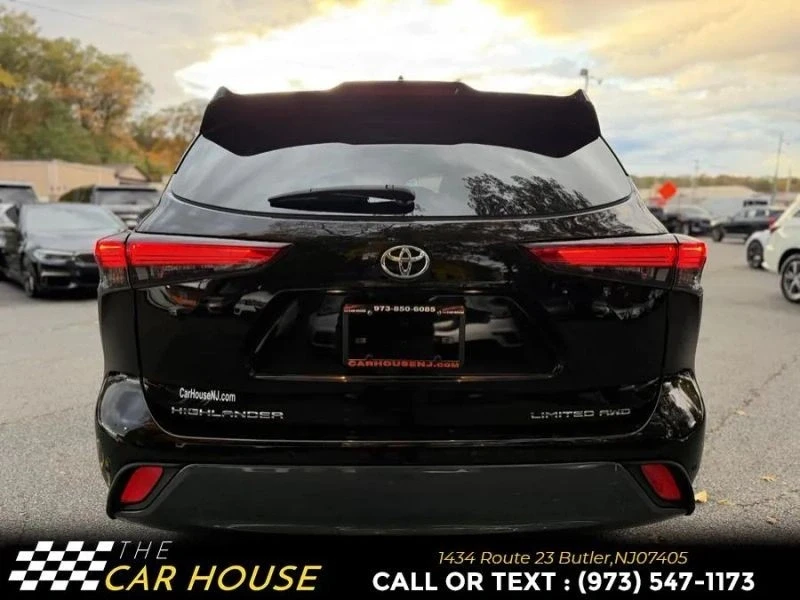 2020 Toyota Highlander - Image 10 of 12