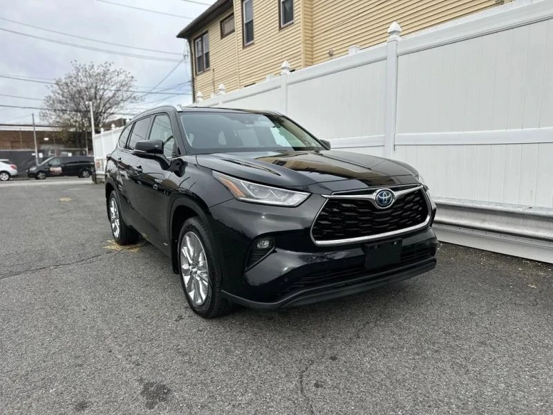 2020 Toyota Highlander - Image 3 of 12