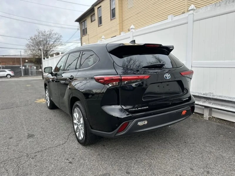 2020 Toyota Highlander - Image 5 of 12