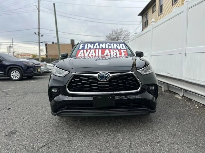 2020 Toyota Highlander - Image 2 of 12