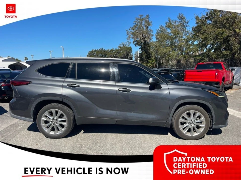 2020 Toyota Highlander - Image 2 of 10