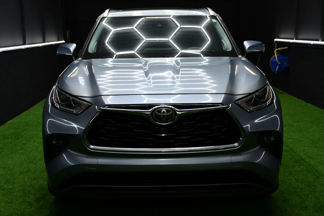 2020 Toyota Highlander - Image 8 of 21