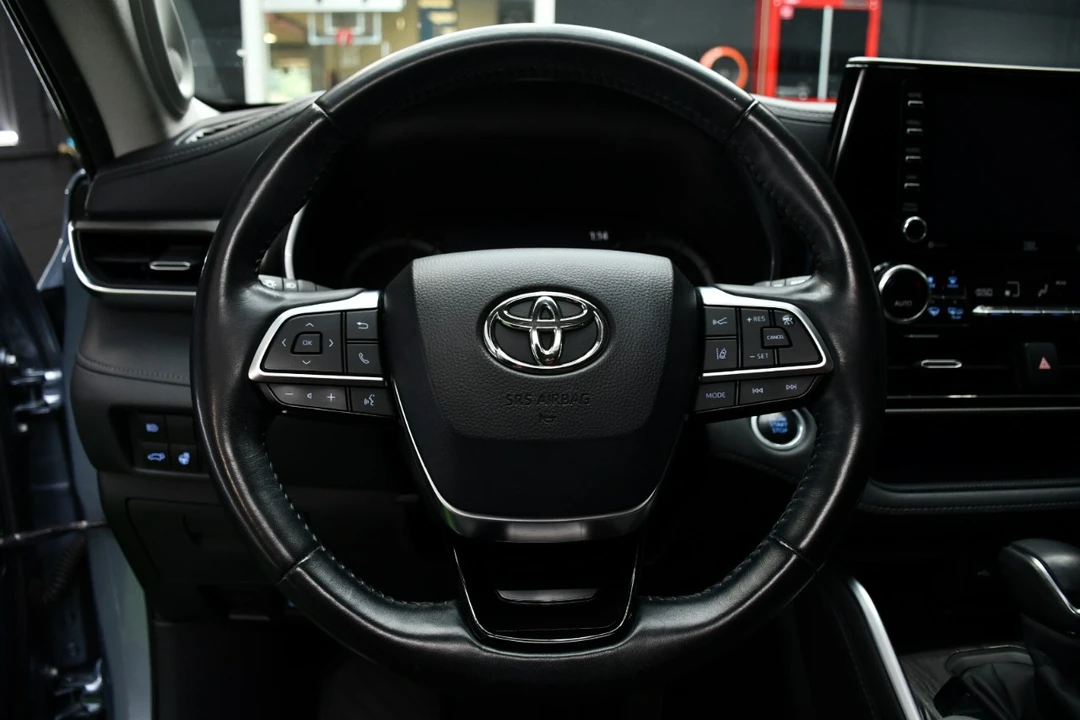 2020 Toyota Highlander - Image 20 of 21