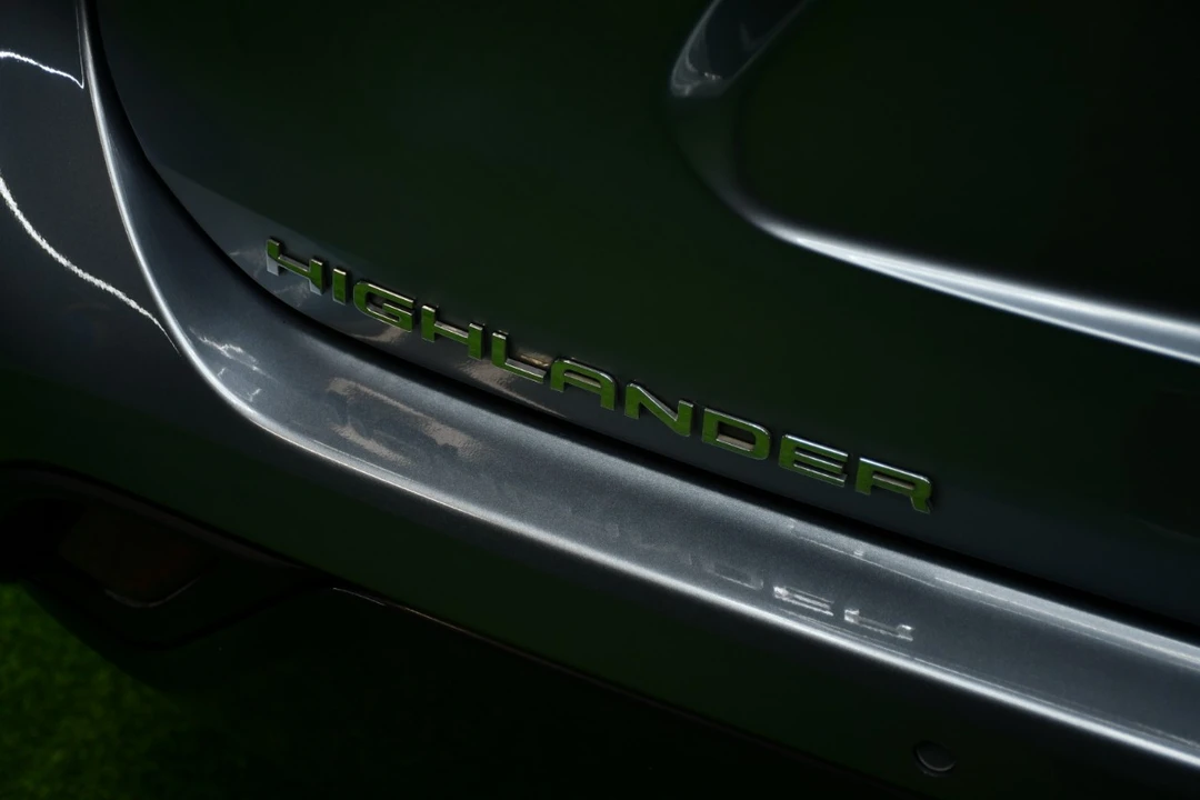 2020 Toyota Highlander - Image 10 of 21
