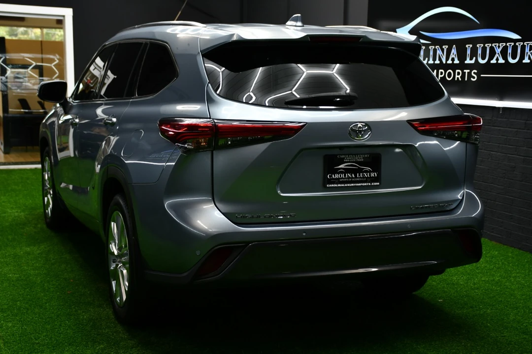 2020 Toyota Highlander - Image 3 of 21