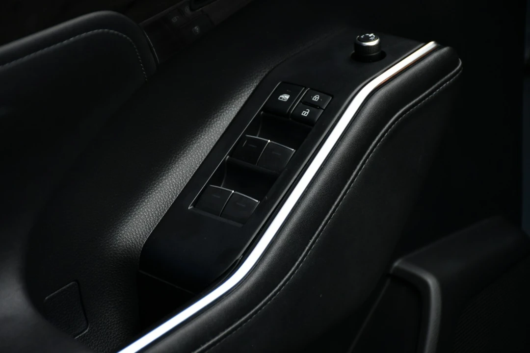 2020 Toyota Highlander - Image 16 of 21