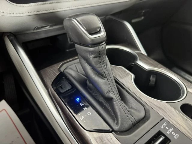 2020 Toyota Highlander - Image 20 of 21