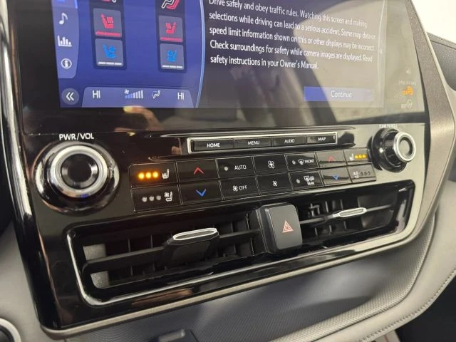 2020 Toyota Highlander - Image 19 of 21