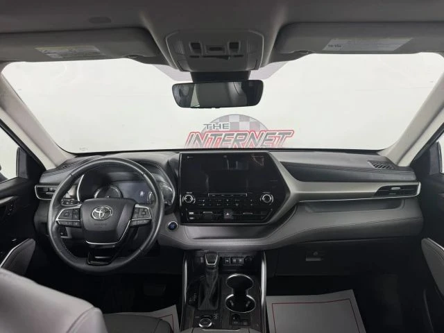 2020 Toyota Highlander - Image 11 of 12
