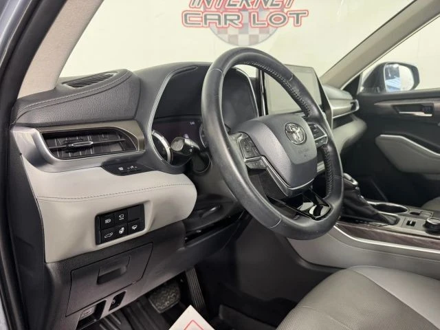 2020 Toyota Highlander - Image 10 of 12
