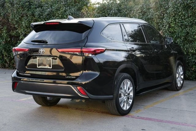 2020 Toyota Highlander - Image 8 of 21