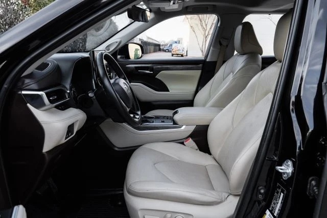 2020 Toyota Highlander - Image 4 of 21