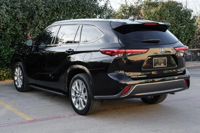 2020 Toyota Highlander - Image 10 of 21