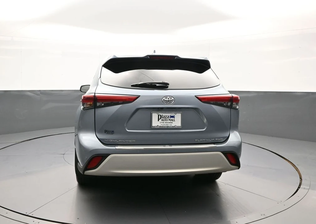 2020 Toyota Highlander - Image 7 of 21