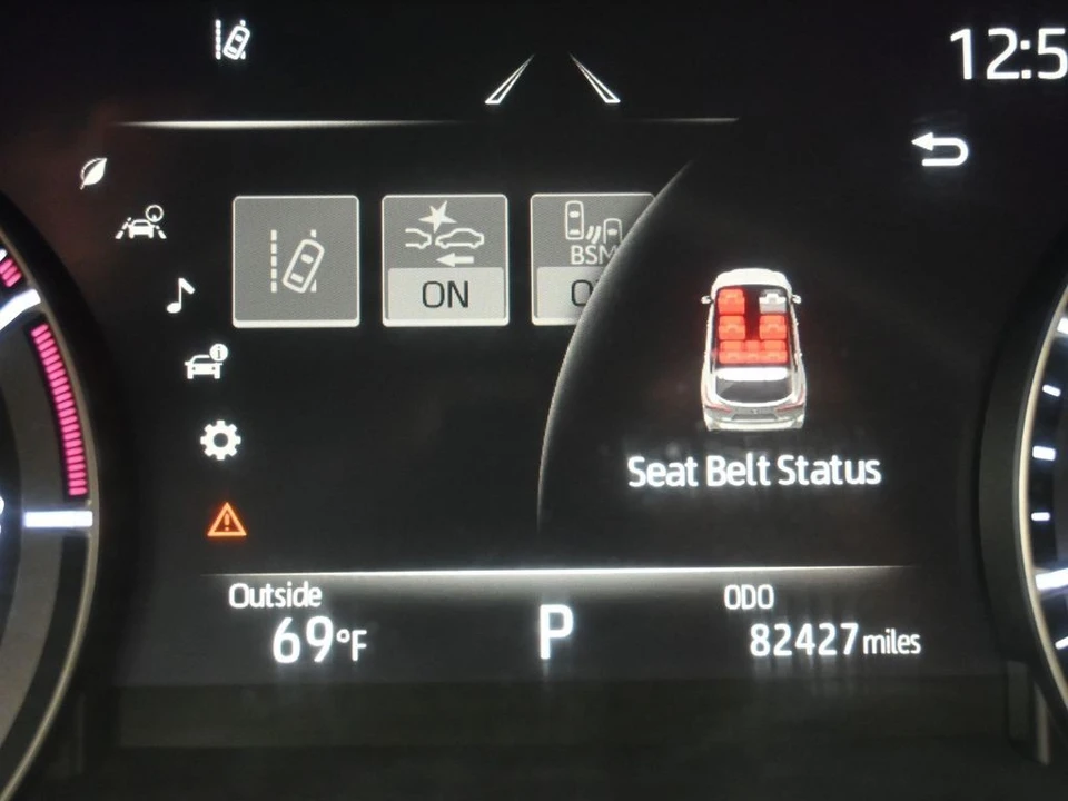 2020 Toyota Highlander - Image 16 of 21
