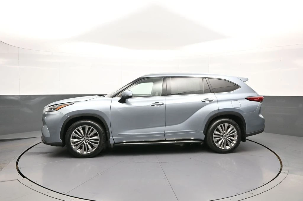 2020 Toyota Highlander - Image 9 of 21