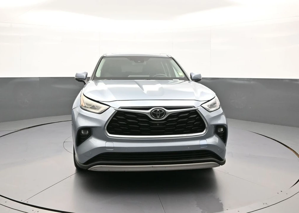 2020 Toyota Highlander - Image 2 of 21