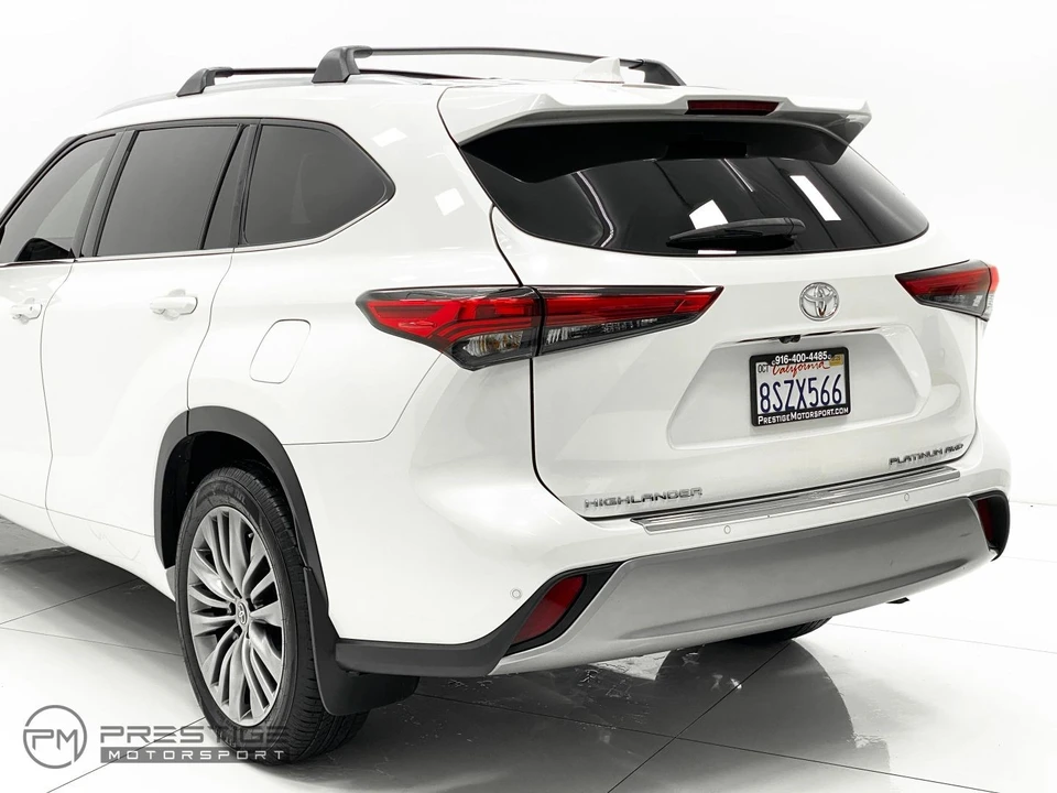 2020 Toyota Highlander - Image 10 of 12