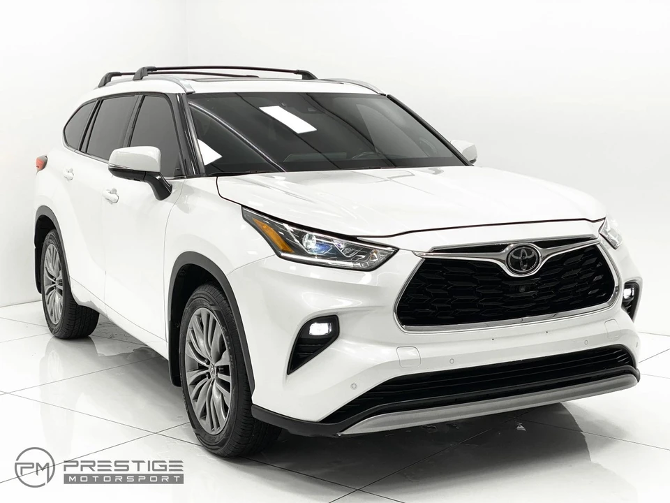 2020 Toyota Highlander - Image 11 of 12