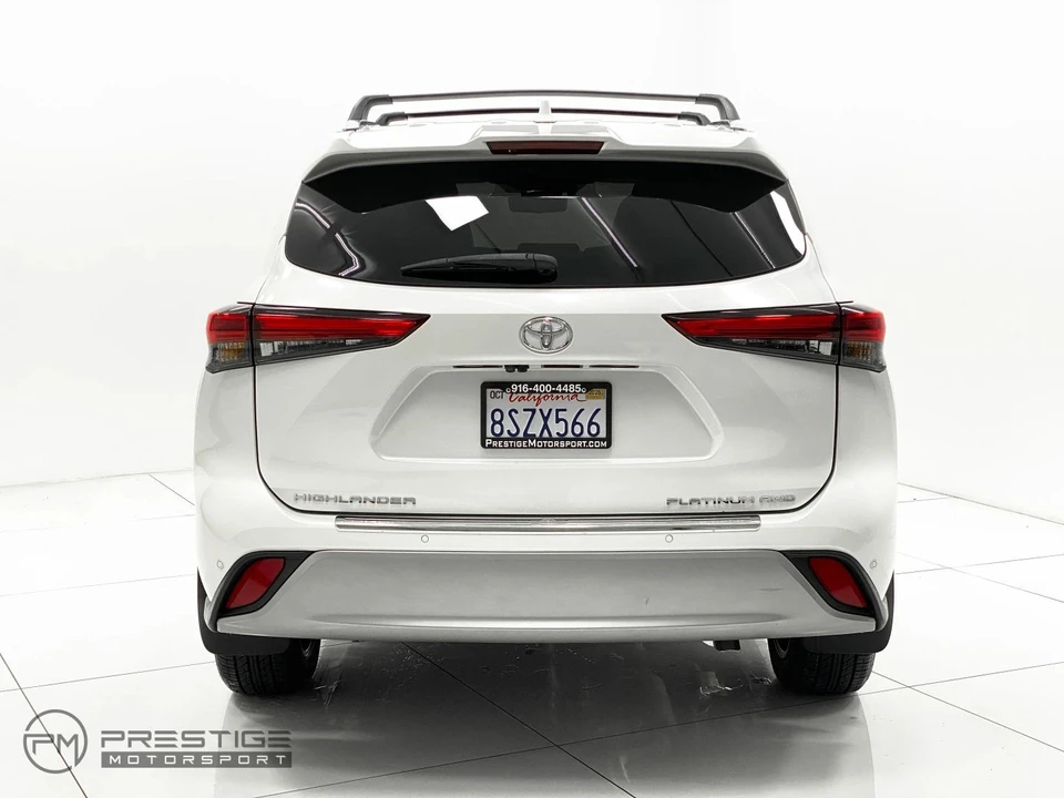 2020 Toyota Highlander - Image 5 of 12