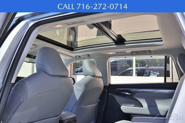 2020 Toyota Highlander - Image 16 of 21