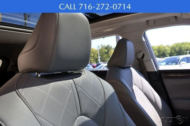 2020 Toyota Highlander - Image 19 of 21